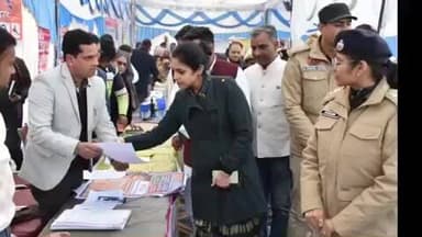 कैथल: डीसी अपराजित ने गांव सोलुमाजरा में रात्रि प्रवास के दौरान सुनी लोगों की समस्याएं, अधिकारियों को दिए समाधान के आदेश