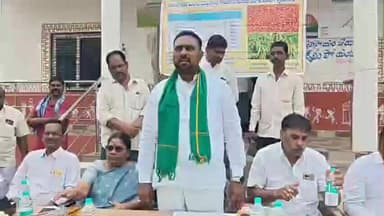 రాయదుర్గం: చంద్రబాబు ప్రభుత్వం రైతుల ప్రభుత్వమని స్పష్టం చేసిన రాయదుర్గం మార్కెట్ యార్డ్ చైర్మన్ గొడిశలపల్లి హనుమంతరెడ్డి