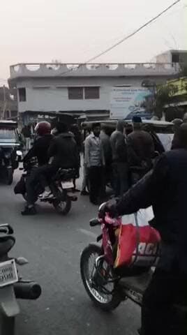 समस्तीपुर: दूधपुरा चौक के पास साइकिल सवार को बचाने में बाइक सवार दुर्घटनाग्रस्त