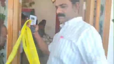 കാഞ്ഞിരപ്പള്ളി: കൂവപ്പള്ളിയിൽ വീടിനുള്ളിൽ കൊല്ലപ്പെട്ടവരുടെ മൃതദേഹം മോർച്ചറിയിലേക്ക് മാറ്റി