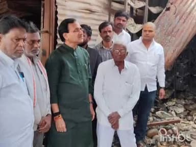 ಔರಾದ್: ಚಿಂತಿಸಬೇಡಿ ನಾವು ನಿಮ್ ಜೊತೆಗಿದ್ದೇವೆ : ಪಟ್ಟಣದಲ್ಲಿ ಕೇಂದ್ರ ಮಾಜಿ ಸಚಿವ ಭಗವಂತ ಖೂಬಾ