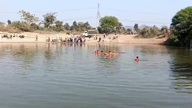 कवर्धा: तरेगांव के बीच तालाब में डूबे श्रमिक का 24 घंटे तक नहीं चला पता, रेस्क्यू अभी भी जारी