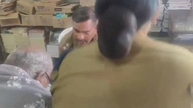 वारासिवनी: वारासिवनी पुलिस की प्रतिबंधित चाइनीज मांझा के विरुद्ध सख्त कार्रवाई, गोलीबारी चौक स्थित स्टेशनरी दुकान पर दबिश