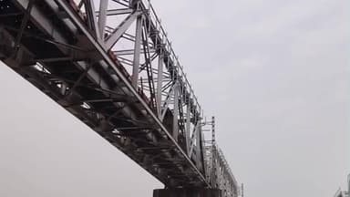 ବଲାଙ୍ଗୀର: ଅଙ୍ଗନଦୀ ରେଲୱେ ବ୍ରିଜ ତଳେ ମିଳିଥିବା ଖଣ୍ଡବିଖଣ୍ଡିତ ଶବର ମିଳିଲା ପରିଚୟ
ସୂଖା ଗ୍ରାମର ବୋଲି ଚିନ୍ନଟ