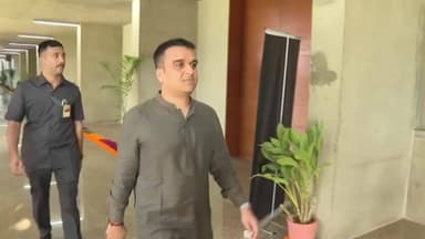 ગાંધીનગર: રાજ્યના TRB જવાનો માટે સંવેદનશીલ નિર્ણય,ટ્રાફિક બ્રિગેડ જવાનોનુ દૈનિક માનદ વેતન રૂ.૩૦૦થી વધારીને હવે રૂમ.૪૫૦ આપવામાં આવશ