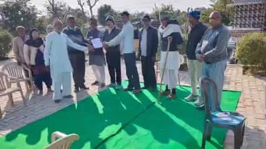 तारानगर: प्रअ मंगेजा राम बुडानिया ने सेवानिवृत्ति से पूर्व राउप्रावि अभयपुरा को ₹1,01,000 का दान पत्र भेंट किया