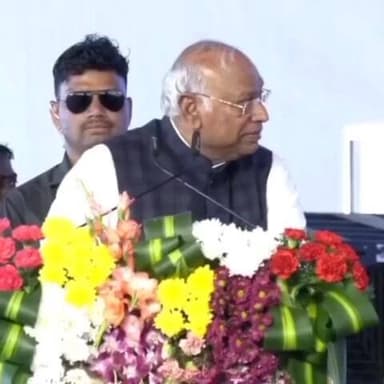 ಯಡ್ರಾಮಿ: ಗುಡಿಗೆ ಹೋಗಿ ಗಂಟೆ ಬಾರಿಸಿದ್ರೆ ದೇವರು ಪ್ರಸನ್ನ ಆಗ್ತಾನ? ಸೋಮನಾಥ ದೇಗುಲಕ್ಕೆ ಮೋದಿ ಭೇಟಿಗೆ ನಗರದಲ್ಲಿ ಖರ್ಗೆ ಆಕ್ರೋಶ