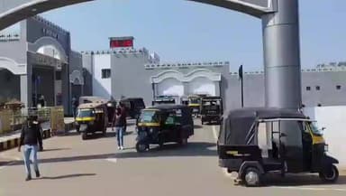 मंडला: ऑटो चालकों व पार्किंग ठेकेदार के विवाद से मंडला फोर्ट रेलवे स्टेशन की यातायात व्यवस्था प्रभावित