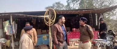 बेनीपट्टी: बेनीपट्टी एसडीओ व एसडीपीओ ने कई दवा दुकानों पर की छापेमारी