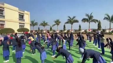 हरसूद: अरिहंत पब्लिक स्कूल, हरसूद में सूर्य नमस्कार का आयोजन किया गया