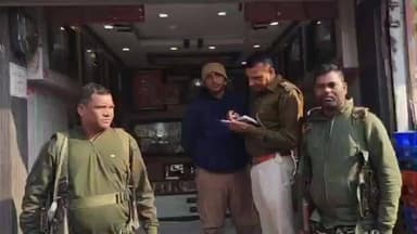 हंटरगंज: पुलिस अधीक्षक के निर्देश पर हंटरगंज थाना पुलिस ने ज्वेलरी दुकानों का किया सुरक्षा ऑडिट