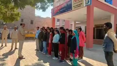 रायसिंहनगर: रायसिंहनगर में युवा दिवस पर छात्र-छात्राओं को पुलिस थाना भ्रमण करवाया गया, नियम व कानून के बारे में भी दी गई जानकारी