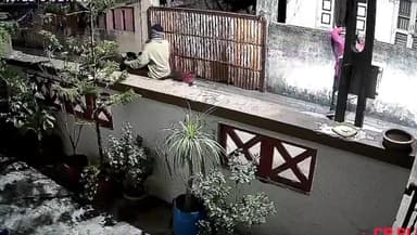 અંકલેશ્વર: અંકલેશ્વર વીજ કંપનીની બાજુમાં આવેલ અમરદીપ સોસાયટીમાં પુનઃ એકવાર તસ્કરોએ ત્રાટકયા હતા.