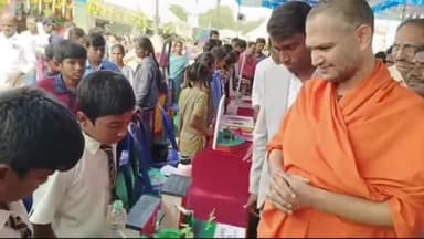 ಶಿರಾ: ಪಟ್ಟನಾಯಕನಹಳ್ಳಿಯಲ್ಲಿ ಮಕ್ಕಳ ವಿಜ್ಞಾನ ವಸ್ತು ಪ್ರದರ್ಶನಕ್ಕೆ ನಂಜಾವಧೂತ ಸ್ವಾಮೀಜಿ ಚಾಲನೆ