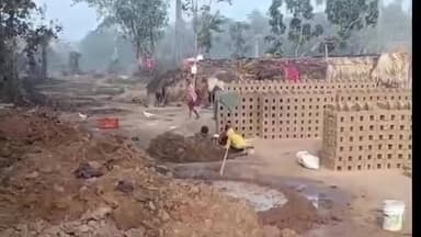 ଆସିକା: ଦାସନାପଲ୍ଲୀ ଗ୍ରାମ ନିକଟରେ ଗଢି ଉଠିଥିବା ବେଆଇନ ଇଟାଭାଟି ଓ ଟ୍ରେ ଫେକ୍ଟ୍ରି ଧୂଆଁ ରେ ଅସ୍ତବ୍ୟସ୍ତ ଲୋକେ