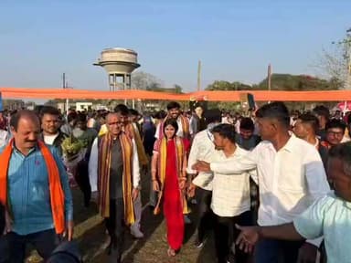 ବ୍ରହ୍ମଗିରି: ଚରପଦା ପଞ୍ଚାୟତରେ ଆୟୋଜିତ ଚରପଦା ପ୍ରୀମିୟର ଲିଗ୍ କ୍ରିକେଟ ଟୁର୍ଣ୍ଣାମେଣ୍ଟ ଉଦଘାଟନ ସମାରୋହରେ ଅତିଥି ଭାବରେ ଯୋଗଦେଲେ ବ୍ରହ୍ମଗିରି ବିଧାୟିକା