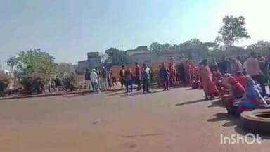 କେନ୍ଦୁଝର ସହର: ୨୦ ନମ୍ବର ଜାତୀୟ ରାଜପଥ ଝୁମ୍ପୁରା ନିକଟରେ ଦୁର୍ଘଟଣା ଯୋଗୁଁ ଉତ୍ୟକ୍ତ ଲୋକମାନେ ରାସ୍ତା ଅବରୋଧ