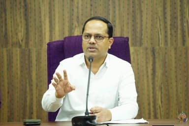 ಬಳ್ಳಾರಿ: ಪರೀಕ್ಷಾ ಕೇಂದ್ರಗಳ 200 ಮೀ. ವ್ಯಾಪ್ತಿ ಸುತ್ತ-ಮುತ್ತ ನಿರ್ಬಂಧ ಡಿಸಿ ಆದೇಶ