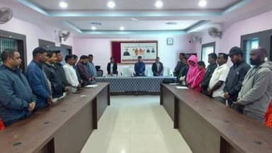 ତେଲକୋଇ: ପାଟଣା ବ୍ଳକ ଠାରେ ୧୫୦ତମ ବାର୍ଷିକ ଅବସରରେ ରାଷ୍ଟ୍ରଗୀତ "ବନ୍ଦେ ମାତରମ" ର ସାମୁହିକ ଗାନ କାର୍ଯ୍ୟକ୍ରମ