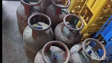 ସମ୍ବଲପୁର ମ୍ୟୁନିସିପାଲଟି: ସମ୍ବଲପୁରର ଗୋଲବଜାର ଠାରେ ବେଆଇନ ଭାବରେ ବିନା ଅନୁମତିରେ ରନ୍ଧନ ଗ୍ୟାସ ସିଲିଣ୍ଡର ବିକ୍ରି ଅଭିଯୋଗ, ସିଲିଣ୍ଡର ଜବତ