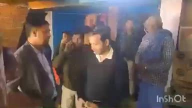 मधेपुर: मधेपुर में अवैध नशीली दवा बिक्री के खिलाफ अधिकारियों की छापेमारी, एक दुकानदार भागने में छत से कूदकर जख्मी