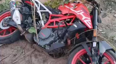 ডিফু: খেৰণিৰ মাণ্ডৱত ভয়ংকৰ পথ দুৰ্ঘটনা,তীব্ৰবেগী মটৰ চাইকেলৰ খুন্দাত এজন চাইকেল আৰোহিৰ থিতাতে মৃত্যু