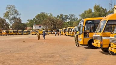 सड़क सुरक्षा माह 2026 के तहत कवर्धा में विद्यालय बसों की सुरक्षा जांच, 120 बस चालकों का स्वास्थ्य व नेत्र परीक्षण।
परिव...