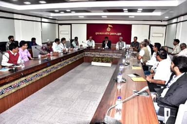 ପୁରୀ ମ୍ୟୁନିସିପାଲଟି: ଶ୍ରୀମନ୍ଦିରରେ ଧାଡ଼ି ଦର୍ଶନ ନେଇ ଶ୍ରୀମନ୍ଦିର ପ୍ରଶାସନର ଗୁରୁତ୍ୟପୂର୍ଣ୍ଣ ବୈଠକ