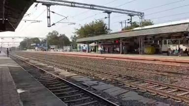 माल परिवहन में नया कीर्तिमान ✨
रतलाम मंडल की लॉन्ग हॉल मालगाड़ी ने बनाया रिकॉर्ड
#रतलाममंडल #पश्चिमरेलवे #रेलवेउपलब्धि #...