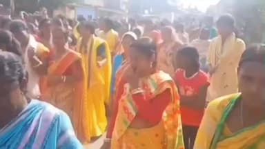 কাশীপুর: মানভূমের সাংস্কৃতিক পরিচয় বাঁচিয়ে রাখার লক্ষ্যে আদ্রা শহরে অনুষ্ঠিত হল ডহরে টুসু উৎসব