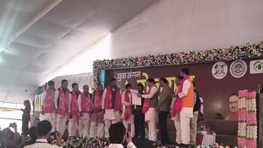 पचोर: रोजगार मेले में पचोर नपा अध्यक्ष विकास करोड़िया व मंडल अध्यक्ष विकास दीक्षित सारंगपुर हुए शामिल