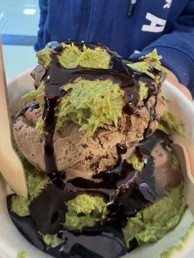 Kunafa Sundae from Gianis ……
.
.
For more yummy 😋 content
Follow @noidafoodiemoodie
@noidafoodiemoodie
@noidafoo...