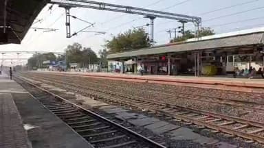 माल परिवहन में नया कीर्तिमान ✨
रतलाम मंडल की लॉन्ग हॉल मालगाड़ी ने बनाया रिकॉर्ड
#रतलाममंडल #पश्चिमरेलवे #रेलवेउपलब्धि #...