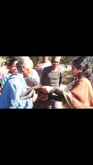 बढ़ती ठंड के बीच मदद के हाथ: जिला परिषद सदस्य लालमुनी पूर्ति ने बांटे 100 कंबल! ❄️🙏
चाईबासा (सारंडा लाइव): कड़ाके की ठ...