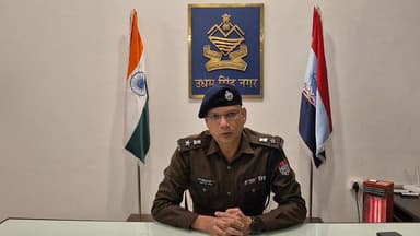 सुखवंत सिंह आत्महत्या मामले में एसएसपी मणिकांत मिश्रा ने दी जानकारी।
𝑭𝒐𝒍𝒍𝒐𝒘𝒆𝒓𝒔. Udham Singh Nagar Police Uttarakhand Hig...