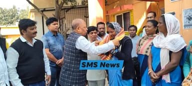 SMS News Bureau Rourkela ଜେ
ଆହତ ବିମାନ ଚାଳକ ଙ୍କୁ ଉଦ୍ଧାର କରିଥିବା ଆଶାକର୍ମୀ ଙ୍କୁ ସମ୍ବର୍ଦ୍ଧିତ କଲେ ରଘୁନାଥପାଲୀ ବିଧାୟକ ଦୁର୍ଗାଚର...