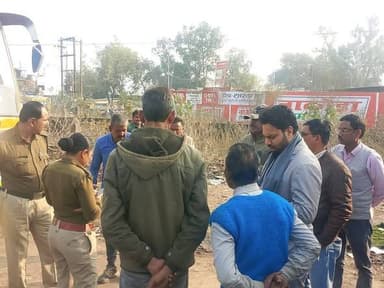 सतना में आज सिटी एसडीएम राहुल सिलाडिया के निर्देशन में, आरटीओ संजय श्रीवास्तव, ट्रैफिक सब-इंस्पेक्टर रामदेवी राई एवं पुल...