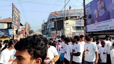 খানাকুলের রামনগর থেকে চক্রপুর পর্যন্ত প্রায় তিন কিলোমিটার ম্যারাথন দৌড় প্রতিযোগিতা।