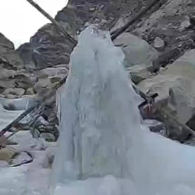 हंगरंग: किन्नौर के मलिंग नाला में चलता हुआ पानी हुआ जाम, आइस स्तूप में हुआ परिवर्तित, वीडियो आया सामने