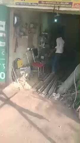 न्यू बालाजी वेल्डिंग शॉप बहियार रोड स्टील लोहा रेलिंग बनवाने के लिए संपर्क करें चांदी
8228878320