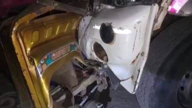 কেশিয়ারি: কেশিয়াড়ীতে ভয়াবহ দুর্ঘটনা,ভেঙ্গে চুরমার দুটি গাড়ি, দুর্ঘটনার কবলে পিকআপ ভ্যান গাড়ি!