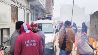 नजीबाबाद: सेंट मैरी अस्पताल के पास फ्लाईओवर पर दो कारों की टक्कर में एक व्यक्ति की हुई मौत