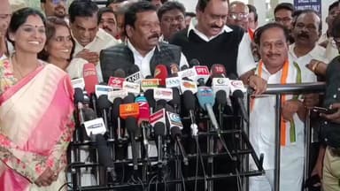 கோவை தெற்கு: விமான நிலையத்தில் தமிழ்நாடு காங்கிரஸ் கமிட்டி தலைவர் செல்வப் பெருந்தகை செய்தியாளர்களுக்கு பேட்டியளித்தார்.