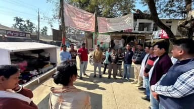 সোণাৰি: সোণাৰি নগৰত উৰুকাদিনাই ক্লথ বেংক শুভ উন্মোচন কৰিলে পৌৰসভাৰ উপ পৌৰপতি স্বাক্ষৰ জ্যোতি গগৈয়ে