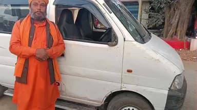 इमामगंज: छकरबन्धा में आदमी को बचाने के चक्कर में खाई में गिरी दो ढुलमुनिया, चालक सुरक्षित