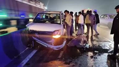 તારાપુર: તારાપુર ચોકડી નજીક સિક્સ લેન હાઈવે ઉપર આવેલા પેટ્રોલપંપ પાસે વેગનઆર કાર ડીવાઈડર સાથે અથડાતા ચાલકનુ ઘટનાસ્થળે મોત...