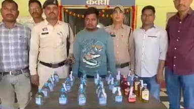 कवर्धा: ग्राम धमकी में अवैध शराब बिक्री करने वाले आरोपी को 37 पौवा देशी-विदेशी शराब के साथ किया गया गिरफ्तार