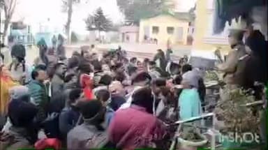 अल्मोड़ा: अल्मोड़ा में प्राथमिक शिक्षक काउंसलिंग दोबारा शुरू, जिलाधिकारी अंशुल सिंह ने जीआईसी पहुंचकर अभ्यर्थियों से की बातचीत