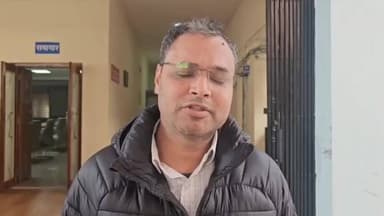 चमोली: चमोली जनपद के नंदादेवी राष्ट्रीय पार्क फूलों की घाटी रैंज में लगी वनाग्नि को बुझाने के लिए DM गौरव कुमार ने दी जानकारी