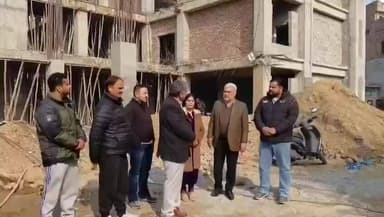 ਪਠਾਨਕੋਟ: ਕੈਬਿਨੇਟ ਮੰਤਰੀ ਲਾਲ ਚੰਦ ਕਟਾਰੂ ਚੱਕ ਨੇ ਸਿਵਲ ਹਸਪਤਾਲ ਪਠਾਨਕੋਟ ਅੰਦਰ ਚੱਲ ਰਹੇ ਵਿਕਾਸ ਕਾਰਜਾਂ ਦਾ ਲਿਆ ਜਾਇਜ਼ਾ।